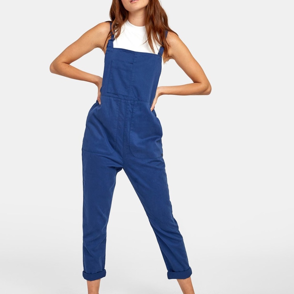 * NWT* RVCA Cropped Jumper